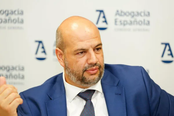 Enrique Zarza speaking at the General Council of Spanish Lawyers (Abogacía Española)